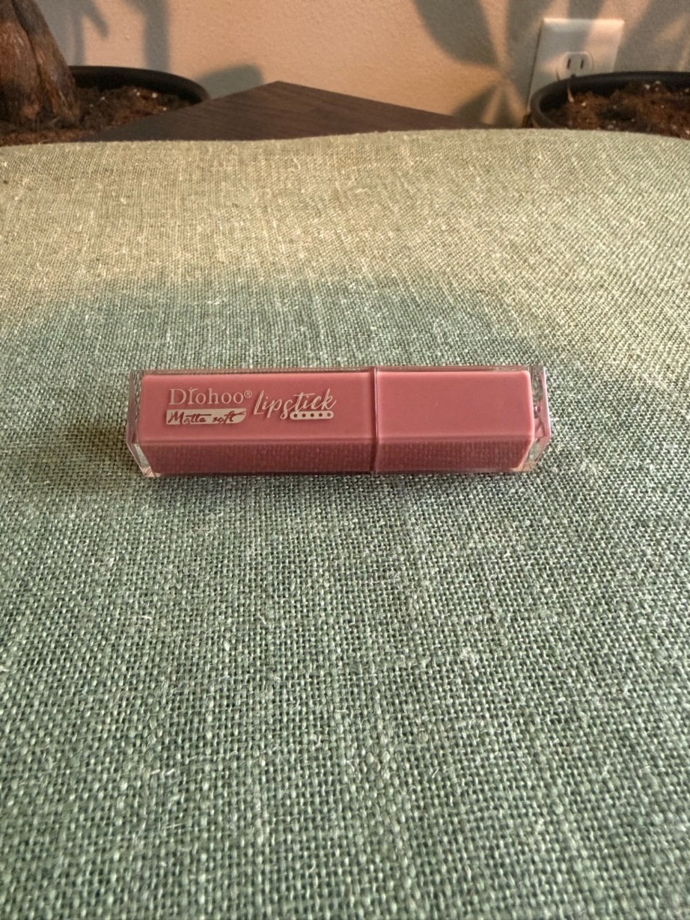 Diohoo Matte Soft Lipstick (Pink/Nude Tone)